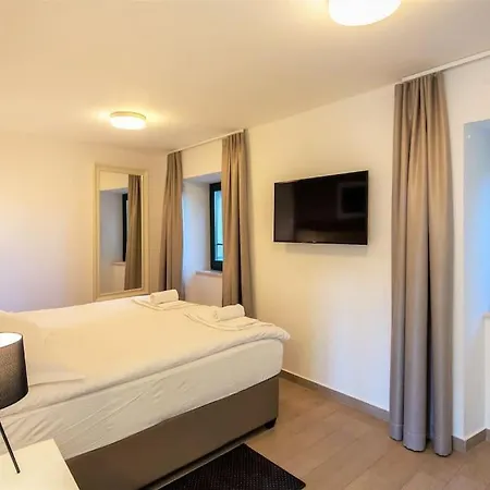 Top Position In Old Town Apartment